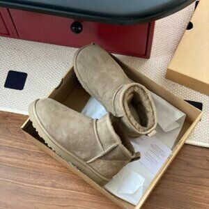 UGG Classic Ultra Mini Women's antelope Ankle Boots